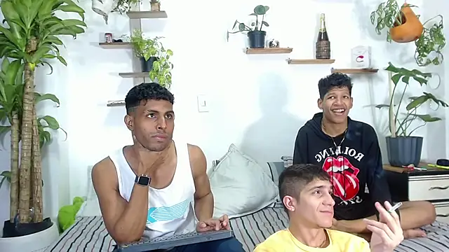 Snapshot of Interracial_Snow_Bunny chatting on 02.09.26 Interracial Snow Bunny online show from 02.09.26