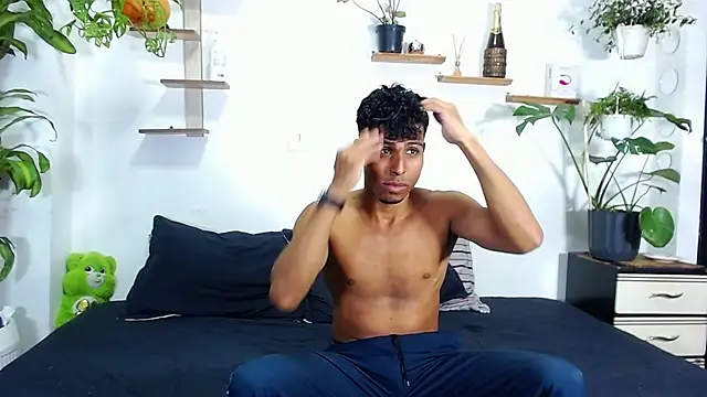 Snapshot of Interracial_Snow_Bunny chatting on 02.19.26 Interracial Snow Bunny online show from 02.19.26