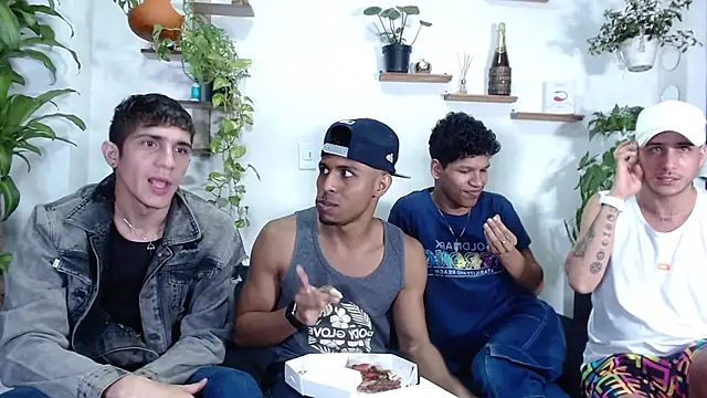 Snapshot of Interracial_Snow_Bunny chatting on 02.21.26 Interracial Snow Bunny online show from 02.21.26