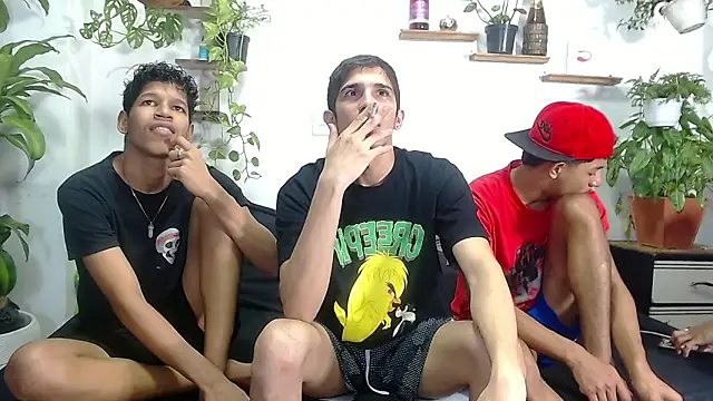 Snapshot of Interracial_Snow_Bunny chatting on 03.02.26 Interracial Snow Bunny online show from 03.02.26