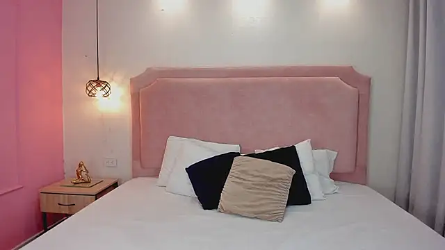 BrookRusell online show from 01.12.26