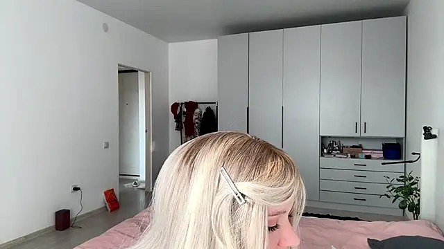 Snapshot of Missfit_ chatting on 01.06.26 Missfit online show from 01.06.26