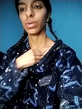 Snapshot of Alma_Kieran chatting on 01.08.26 Alma Kieran online show from 01.08.26