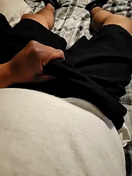 Snapshot of 115gunz chatting on 02.16.26 115gunz online show from 02.16.26