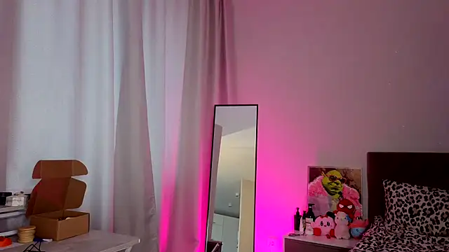 Snapshot of ChrissBerry chatting on 03.15.26 ChrissBerry online show from 03.15.26