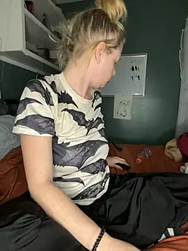 Snapshot of Autumn_paige chatting on 02.12.26 Autumn paige online show from 02.12.26