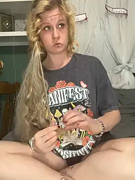 Snapshot of Autumn_paige chatting on 02.16.26 Autumn paige online show from 02.16.26