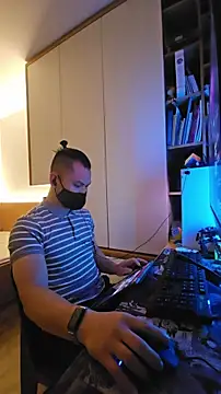 Snapshot of OnlyHand9x chatting on 02.21.26 OnlyHand9x online show from 02.21.26