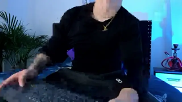 Liam saint online show from 04.14.26