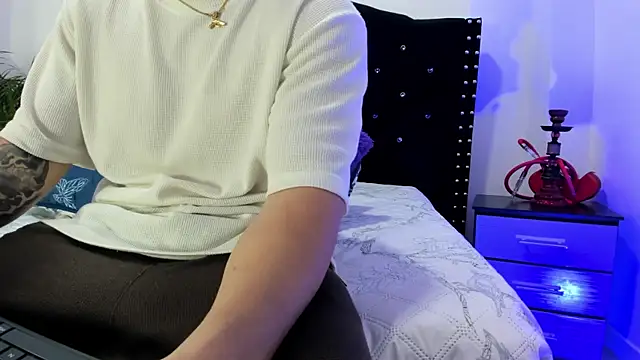 Liam saint online show from 04.15.26