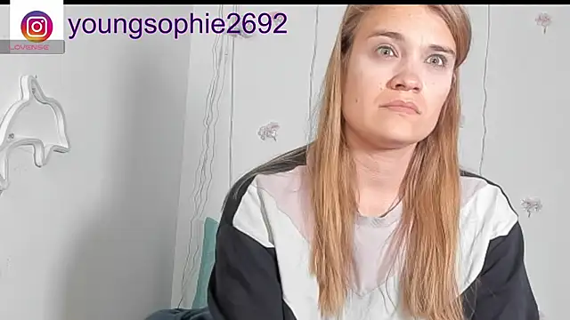 Snapshot of YoungSophie chatting on 05.15.26 YoungSophie online show from 05.15.26