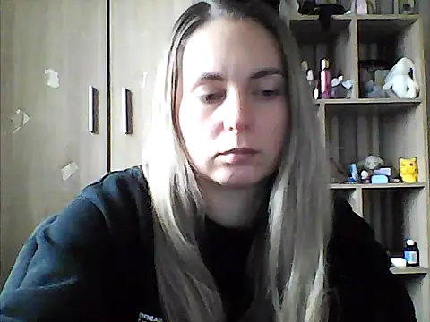 VikiLove765 online show from 01.11.26