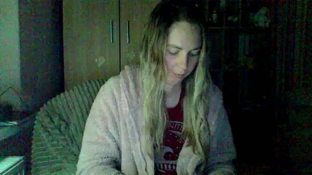 VikiLove765 online show from 02.15.26