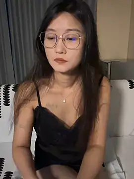 AnnieLi888 online show from 04.15.26