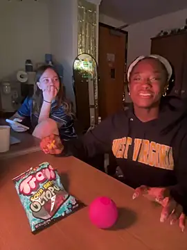 CookiesNcreaming online show from 02.25.26