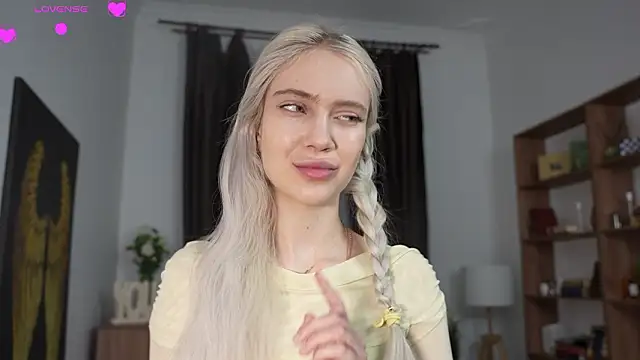 KristalCrowner online show from 03.20.26