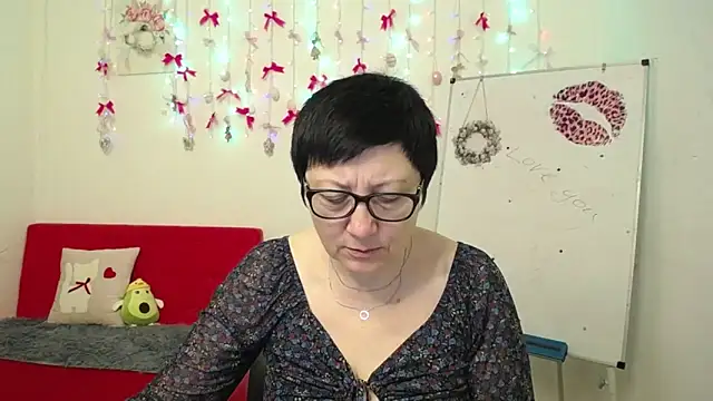 EmilyL0ve online show from 04.13.26