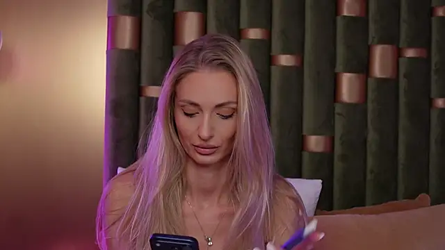 AmeliaAngel online show from 09.28.25