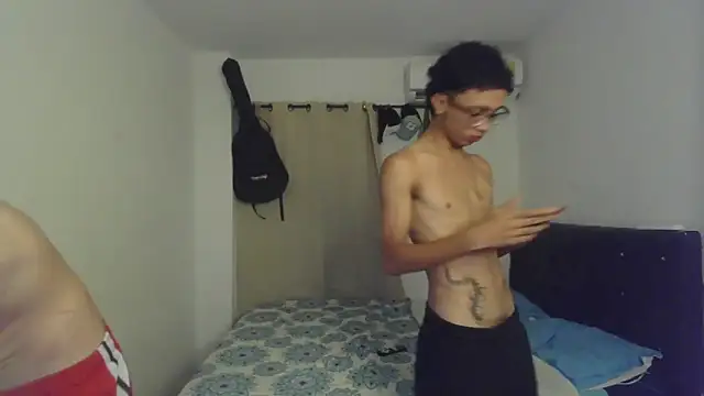 Snapshot of pocket_loversxxx chatting on 02.21.26 pocket loversxxx online show from 02.21.26