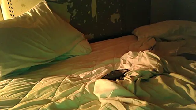 Snapshot of cloudyplay661 chatting on 03.25.26 cloudyplay661 online show from 03.25.26