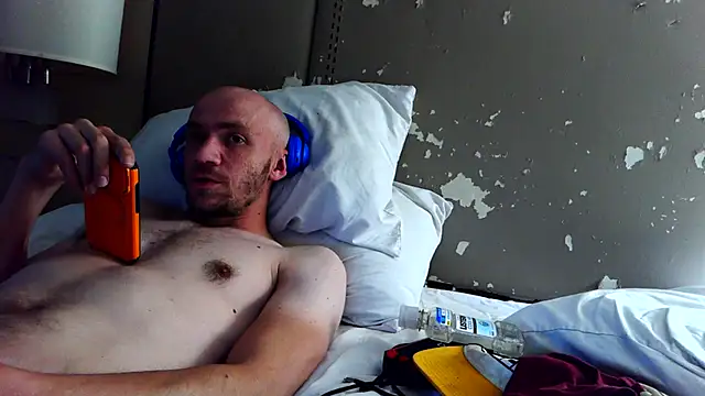 Snapshot of cloudyplay661 chatting on 04.14.26 cloudyplay661 online show from 04.14.26