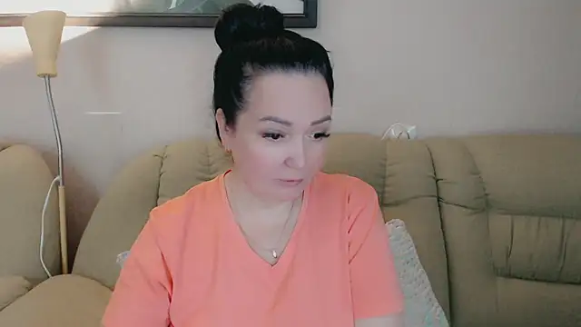 Snapshot of infinity_loveliness chatting on 11.11.25 infinity loveliness online show from 11.11.25