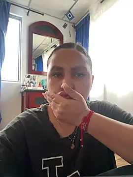 Selene Voon online show from 04.13.26