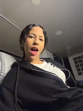 Snapshot of vicky_bass_ chatting on 02.07.26 vicky bass online show from 02.07.26