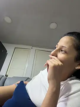 Snapshot of vicky_bass_ chatting on 02.08.26 vicky bass online show from 02.08.26