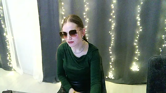 Snapshot of ZaraCharming chatting on 02.18.26 ZaraCharming online show from 02.18.26