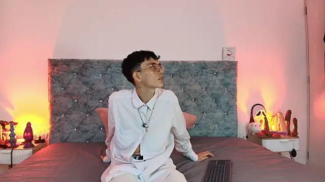 Hari Andre  online show from 01.07.26