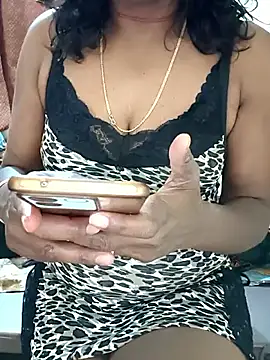 Snapshot of Meena_Meenakshi chatting on 03.05.26 Meena Meenakshi online show from 03.05.26