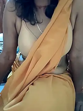 Snapshot of Meena_Meenakshi chatting on 03.06.26 Meena Meenakshi online show from 03.06.26