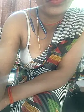 Snapshot of Meena_Meenakshi chatting on 03.10.26 Meena Meenakshi online show from 03.10.26