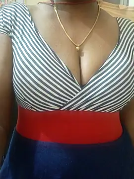 Snapshot of Meena_Meenakshi chatting on 04.03.26 Meena Meenakshi online show from 04.03.26