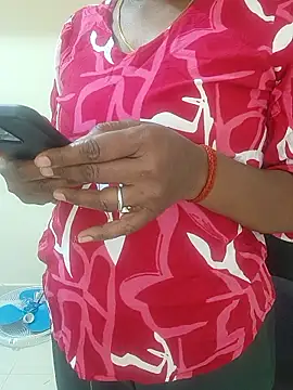 Snapshot of Meena_Meenakshi chatting on 04.06.26 Meena Meenakshi online show from 04.06.26