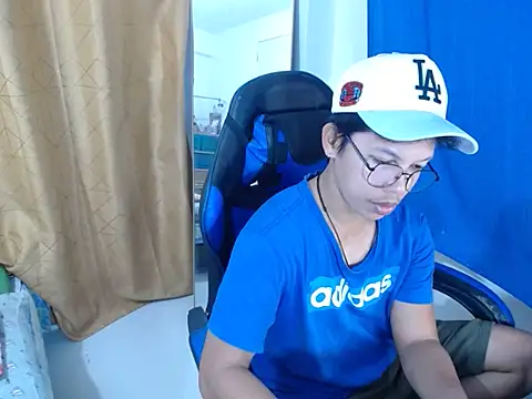 holly oreo online show from 07.10.26