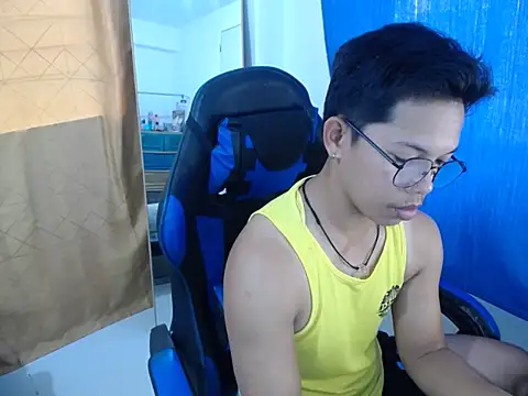 holly oreo online show from 08.03.26