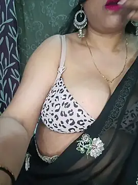 Snapshot of Hot-BHABHI696 chatting on 04.22.26 Hot-BHABHI696 online show from 04.22.26