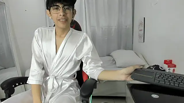 julian xx online show from 03.17.26