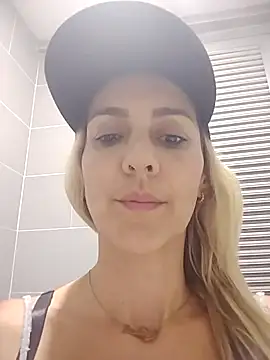 Snapshot of Monita_Med chatting on 03.23.26 Monita Med online show from 03.23.26