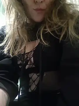 Snapshot of millfka chatting on 06.14.26 millfka online show from 06.14.26