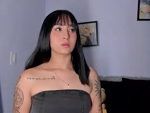 Snapshot of Roseholden chatting on 03.04.26 Roseholden online show from 03.04.26