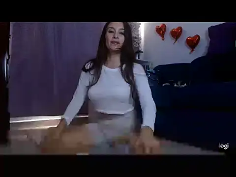 Almaglow  online show from 02.17.26