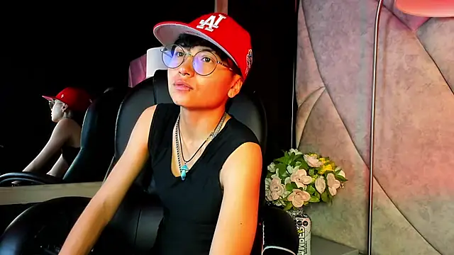 velvet mystic online show from 04.19.26