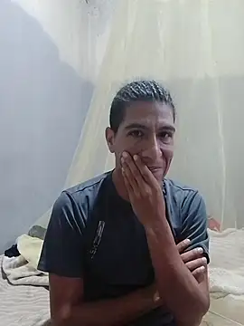 Rodrigohernan19 online show from 05.17.26