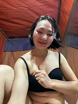 Snapshot of Some-03 chatting on 02.26.26 Some-03 online show from 02.26.26