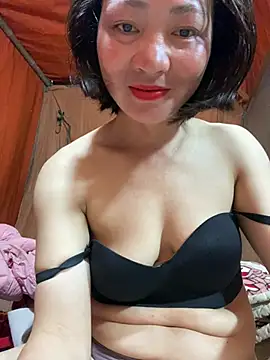 Snapshot of Some-03 chatting on 04.04.26 Some-03 online show from 04.04.26