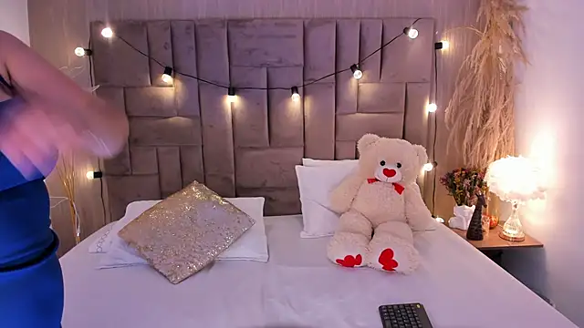 MiiaGreys online show from 03.27.26