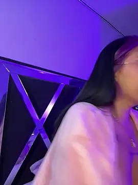 queen of you heart online show from 02.26.26